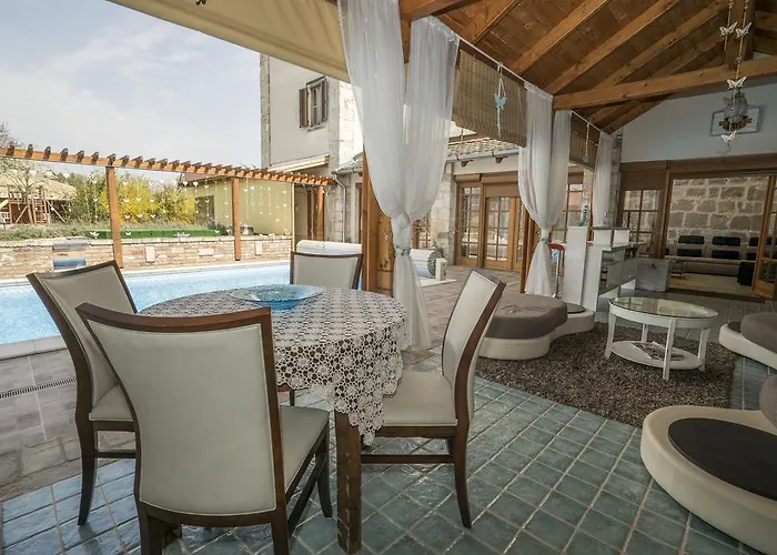 וילה Malom Luxury