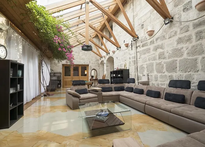 וילה Malom Luxury